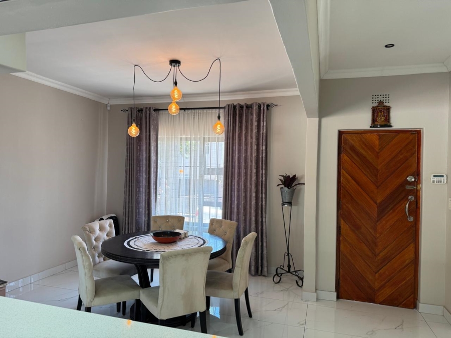 3 Bedroom Property for Sale in Gallo Manor Gauteng