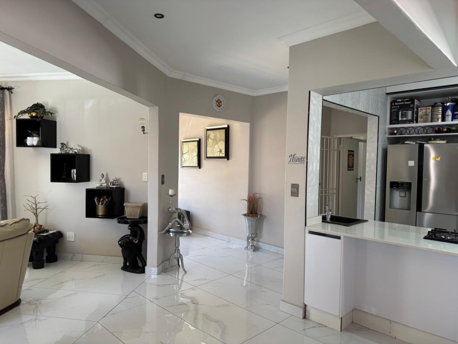 3 Bedroom Property for Sale in Gallo Manor Gauteng