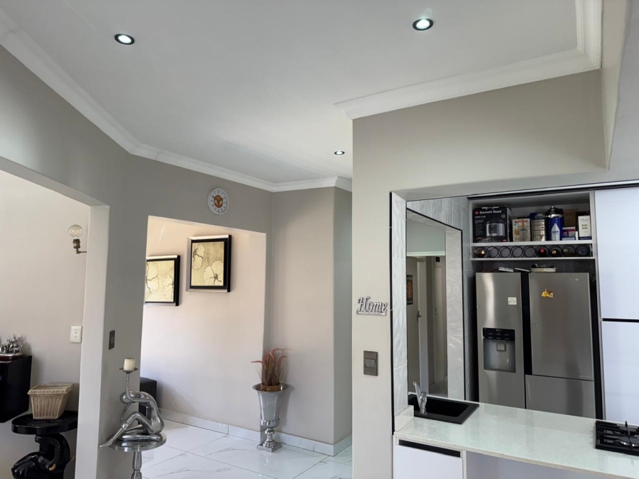 3 Bedroom Property for Sale in Gallo Manor Gauteng