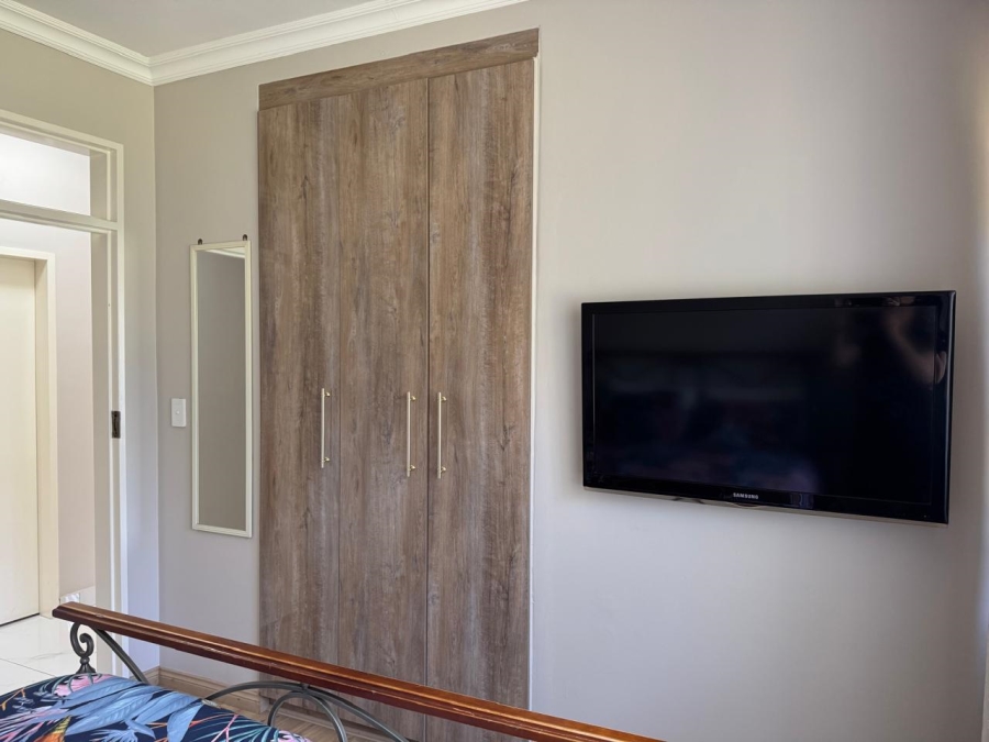 3 Bedroom Property for Sale in Gallo Manor Gauteng