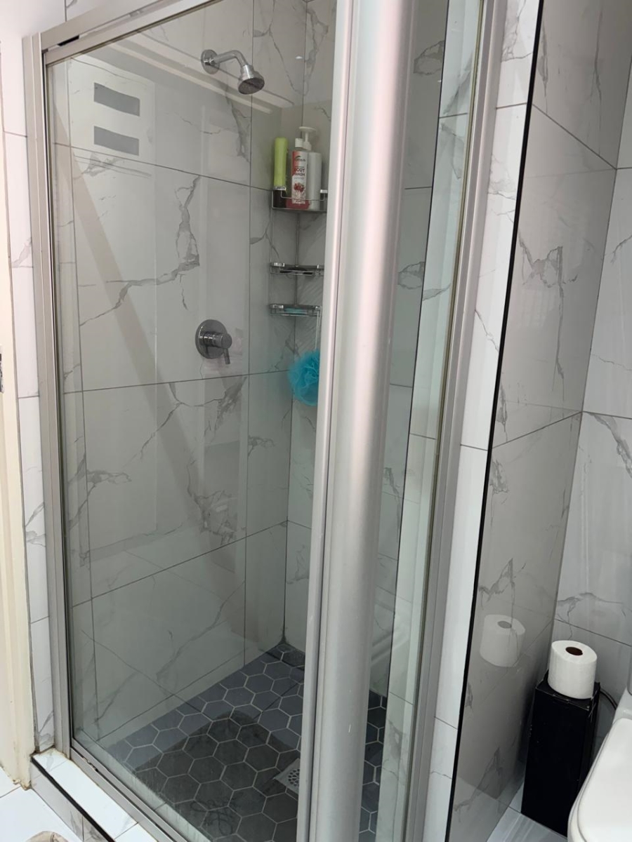 3 Bedroom Property for Sale in Gallo Manor Gauteng