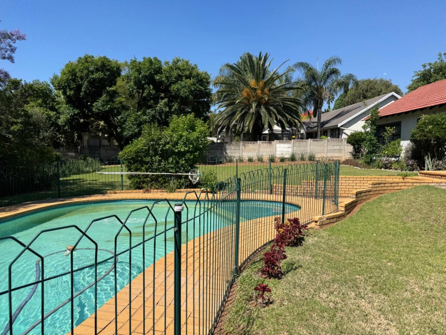 3 Bedroom Property for Sale in Gallo Manor Gauteng
