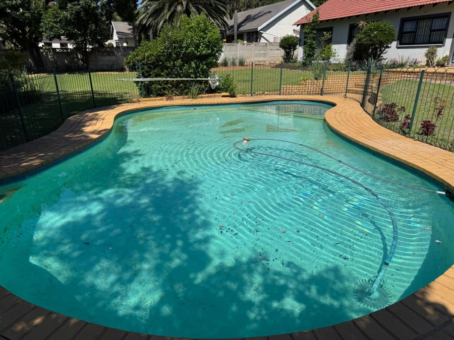 3 Bedroom Property for Sale in Gallo Manor Gauteng