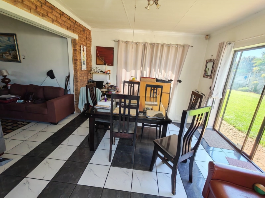 5 Bedroom Property for Sale in Dersley Gauteng