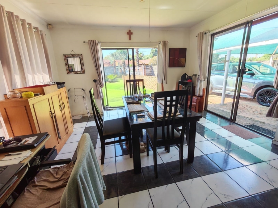 5 Bedroom Property for Sale in Dersley Gauteng