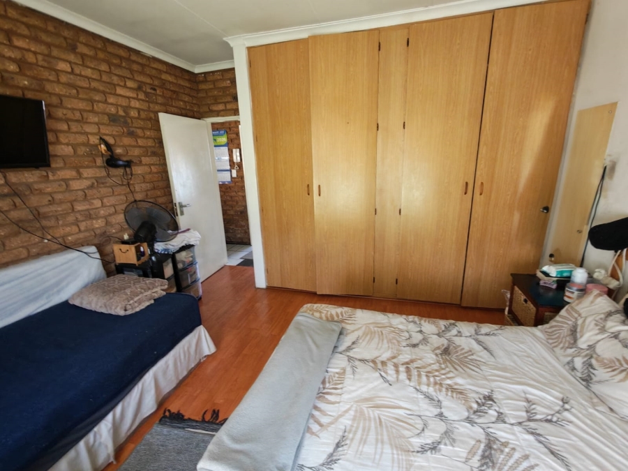 5 Bedroom Property for Sale in Dersley Gauteng