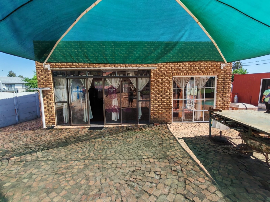5 Bedroom Property for Sale in Dersley Gauteng