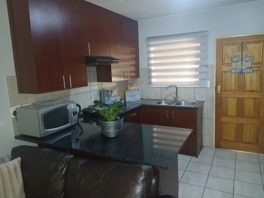 To Let 3 Bedroom Property for Rent in Restonvale A H Gauteng