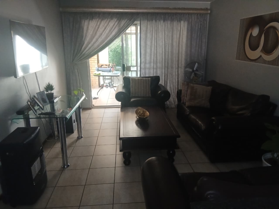 To Let 3 Bedroom Property for Rent in Restonvale A H Gauteng