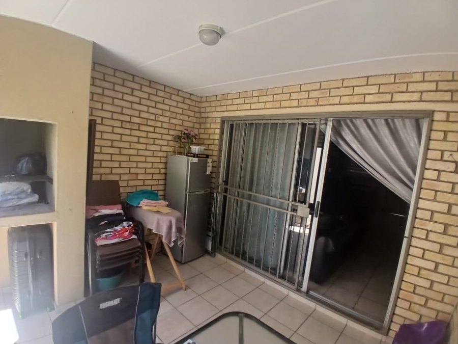 To Let 3 Bedroom Property for Rent in Restonvale A H Gauteng