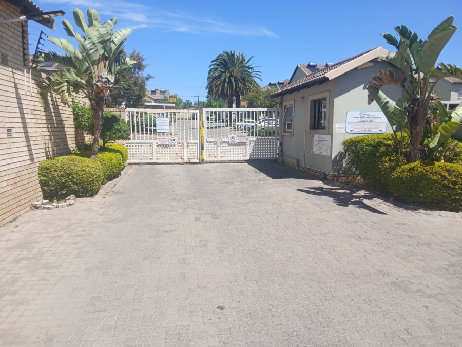 To Let 3 Bedroom Property for Rent in Restonvale A H Gauteng