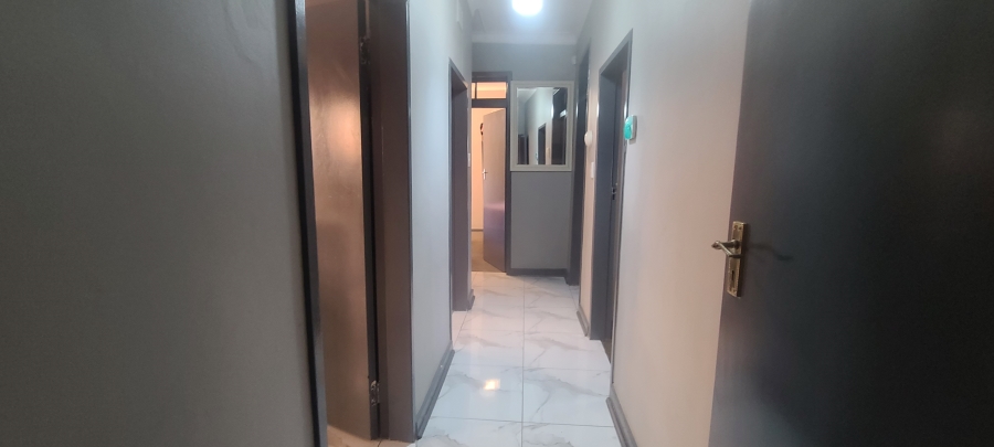 3 Bedroom Property for Sale in Bezuidenhout Valley Gauteng