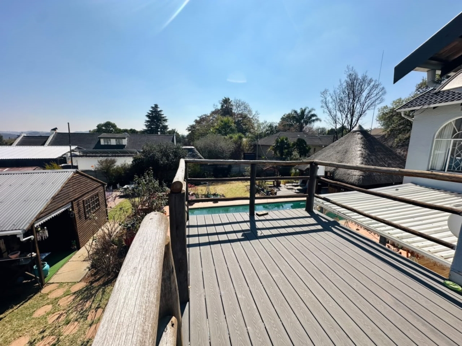 6 Bedroom Property for Sale in Brackenhurst Gauteng