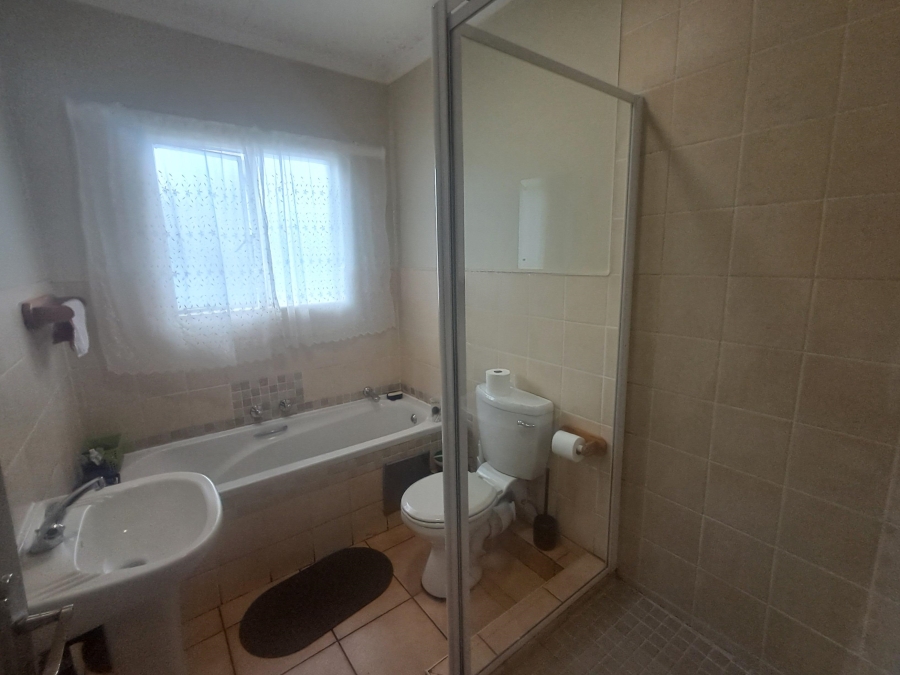 3 Bedroom Property for Sale in Crystal Park Gauteng