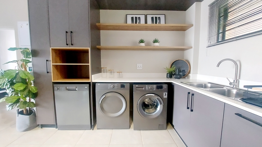 2 Bedroom Property for Sale in Rietvalleirand Gauteng