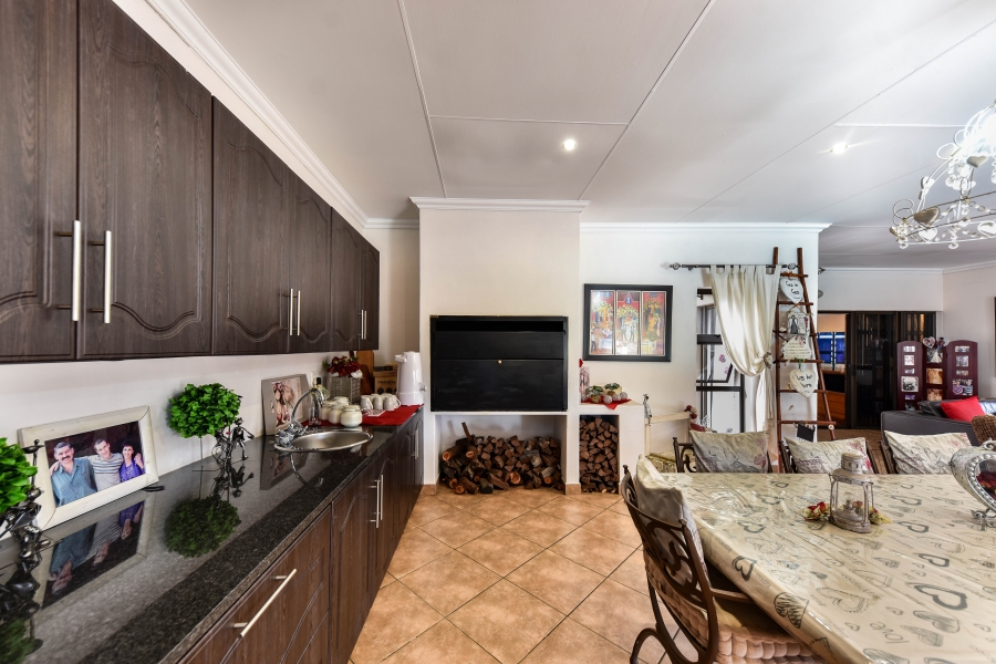 4 Bedroom Property for Sale in Wonderboom South Gauteng