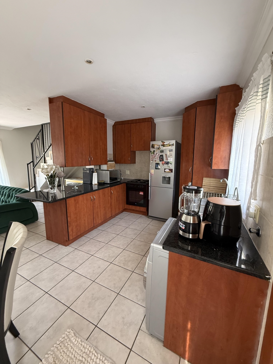 2 Bedroom Property for Sale in Annlin Gauteng