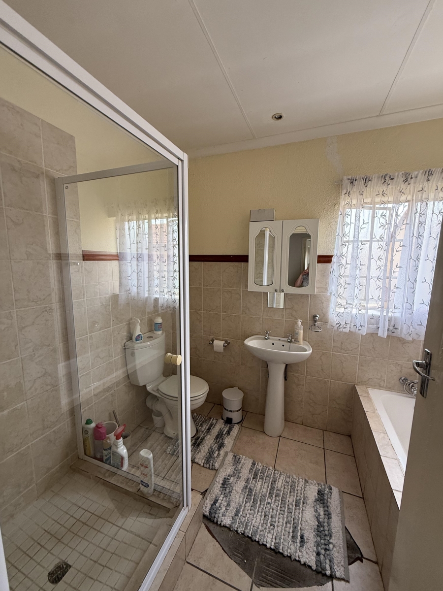 2 Bedroom Property for Sale in Annlin Gauteng