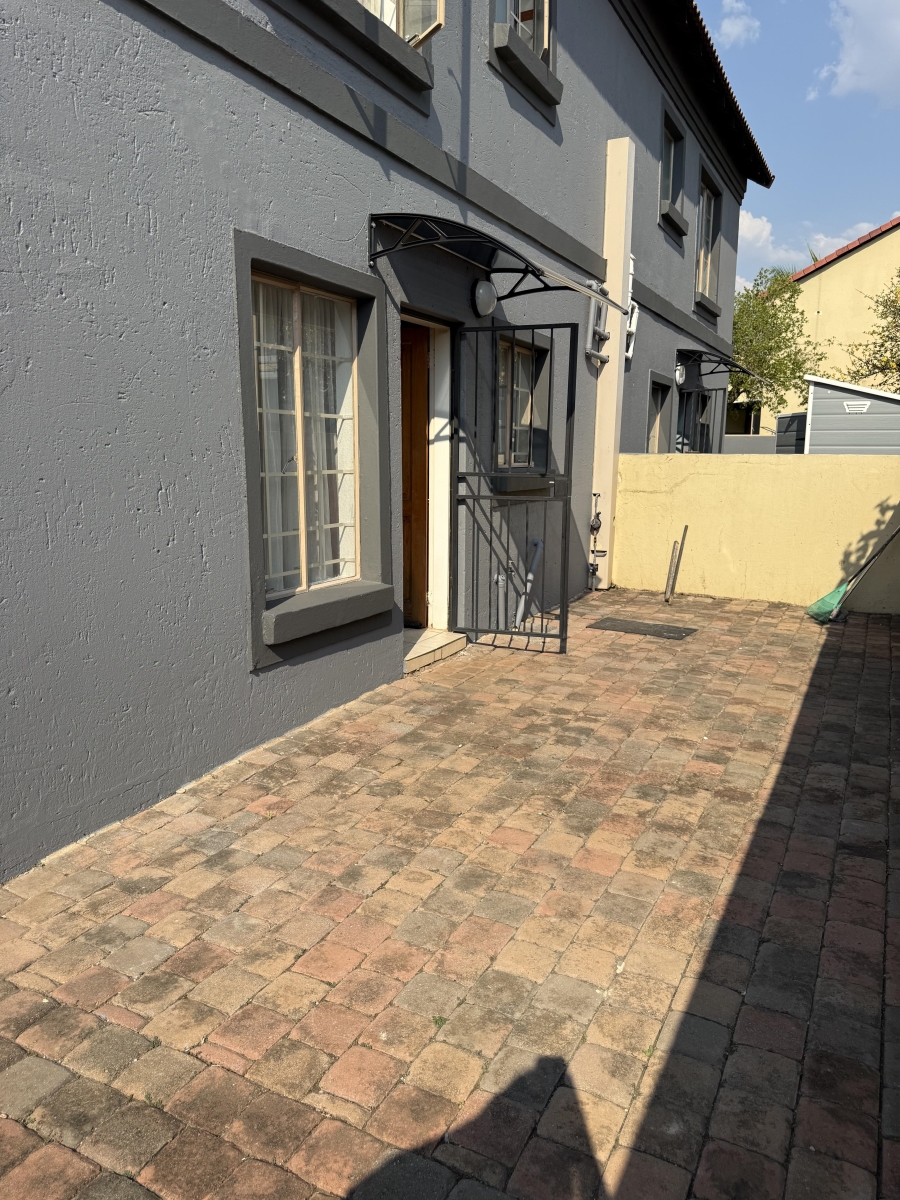 2 Bedroom Property for Sale in Annlin Gauteng