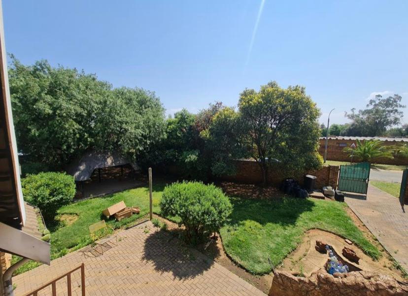 3 Bedroom Property for Sale in Klippoortje Gauteng