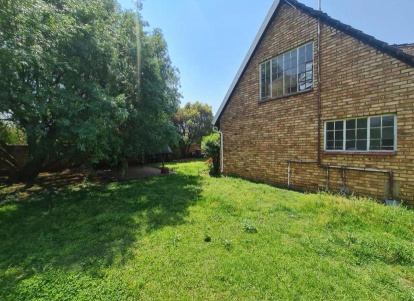 3 Bedroom Property for Sale in Klippoortje Gauteng