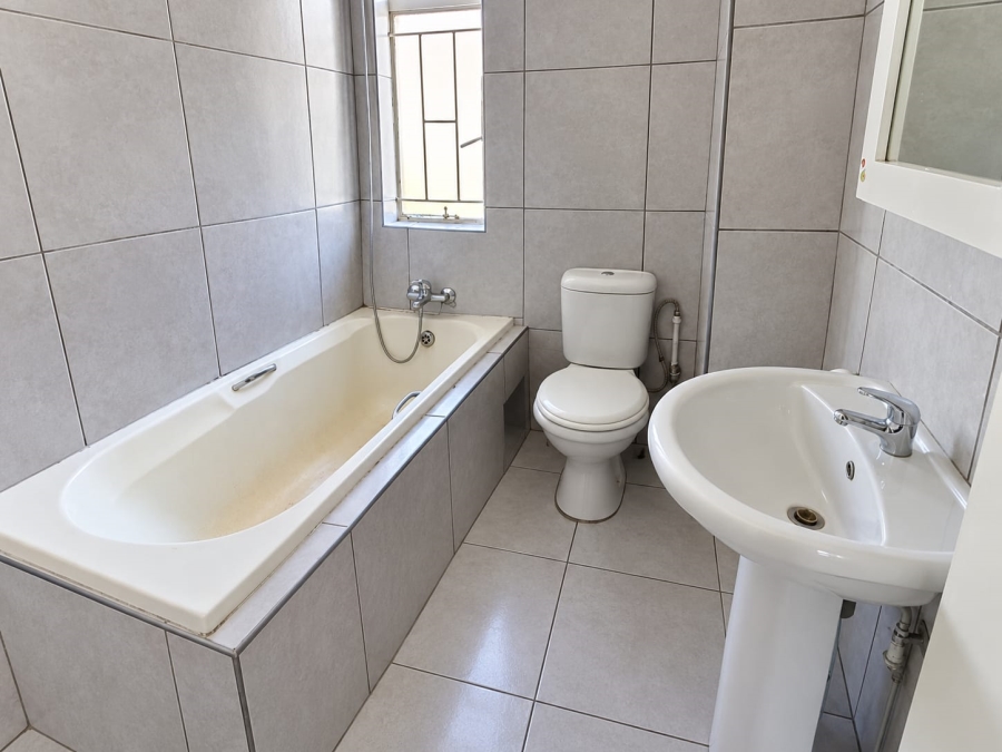 2 Bedroom Property for Sale in Rietfontein Gauteng