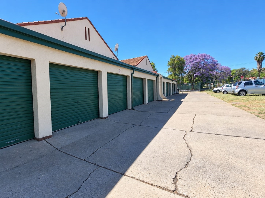 2 Bedroom Property for Sale in Rietfontein Gauteng