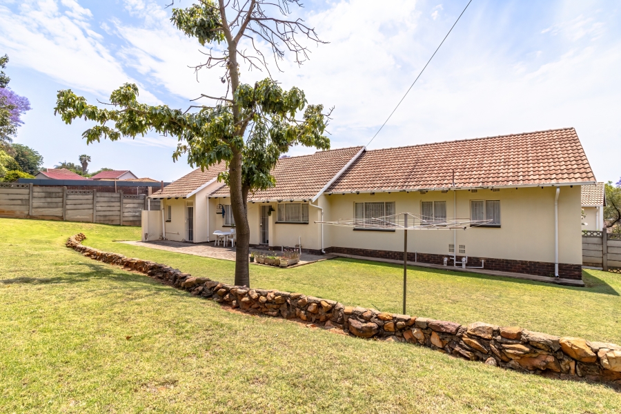 3 Bedroom Property for Sale in Weltevreden Park Gauteng