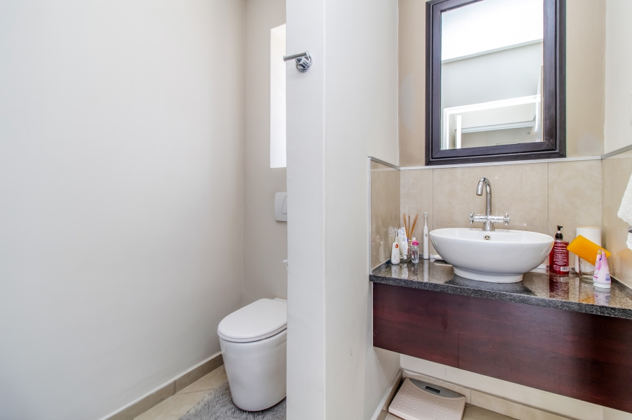 To Let 2 Bedroom Property for Rent in Morningside Gauteng