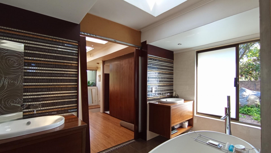6 Bedroom Property for Sale in Morningside Gauteng
