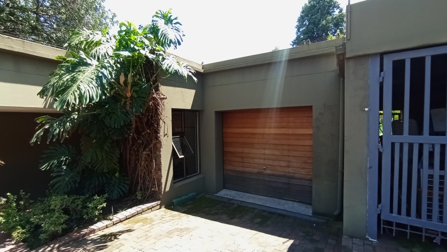 6 Bedroom Property for Sale in Morningside Gauteng