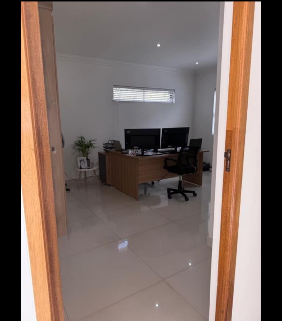 To Let 4 Bedroom Property for Rent in Bryanston Gauteng