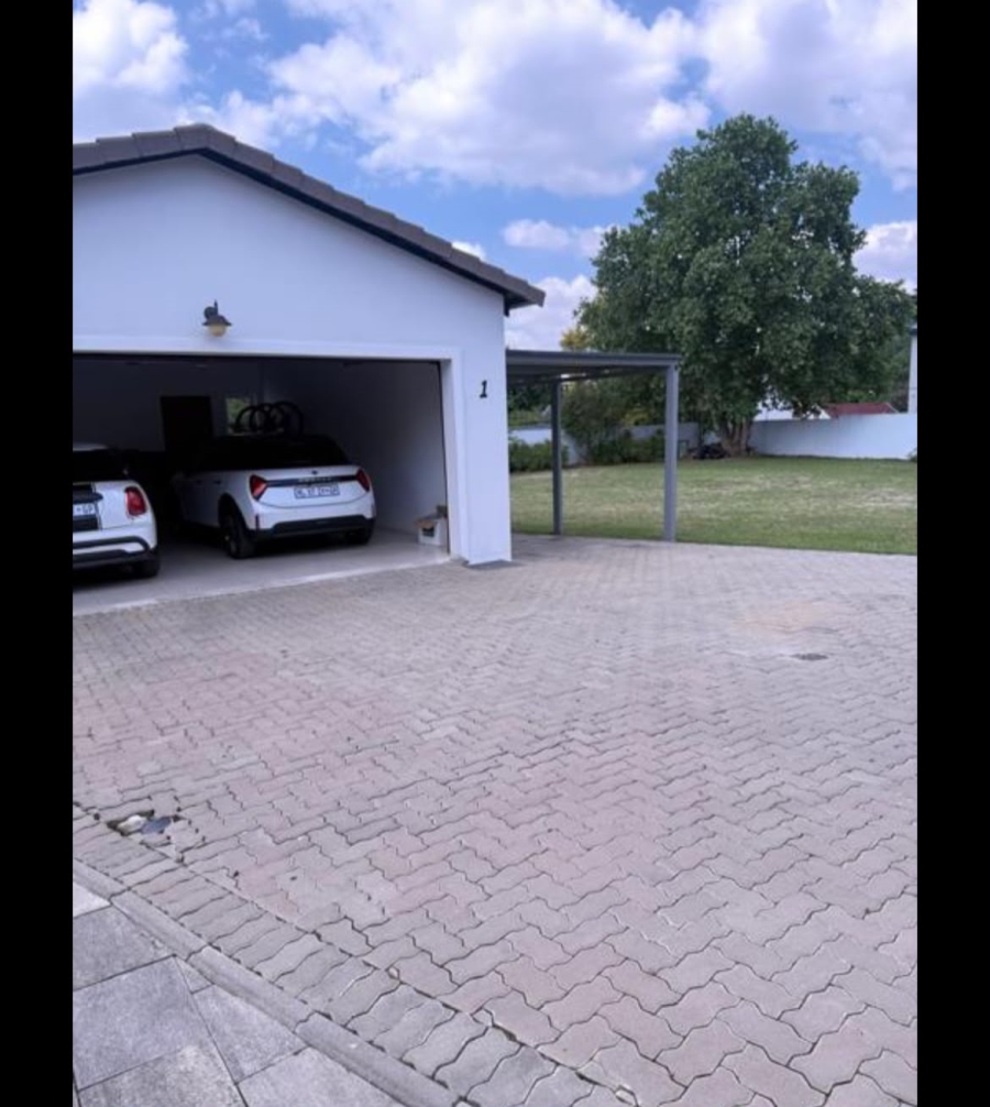 To Let 4 Bedroom Property for Rent in Bryanston Gauteng