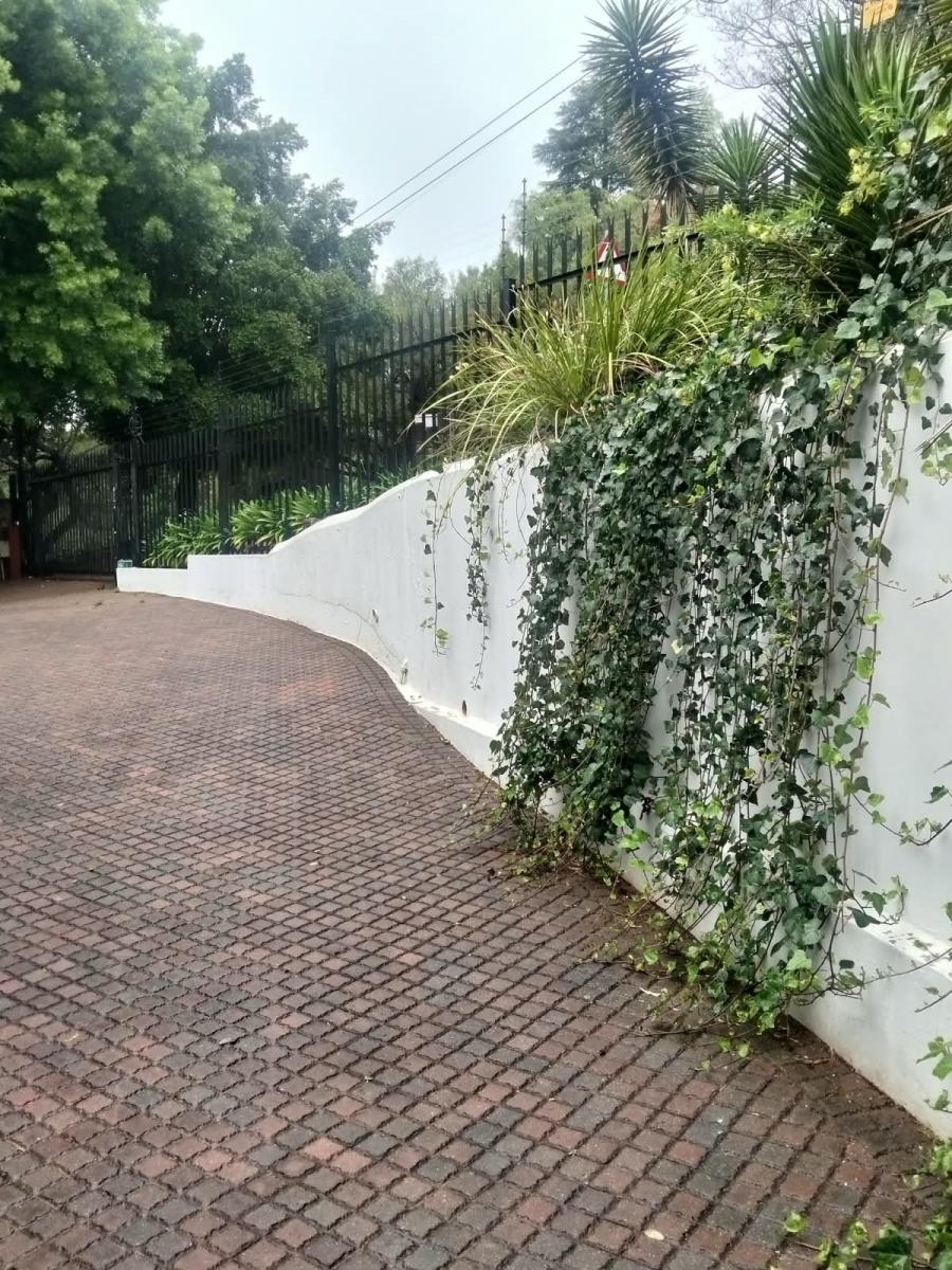 To Let 2 Bedroom Property for Rent in Constantia Kloof Gauteng