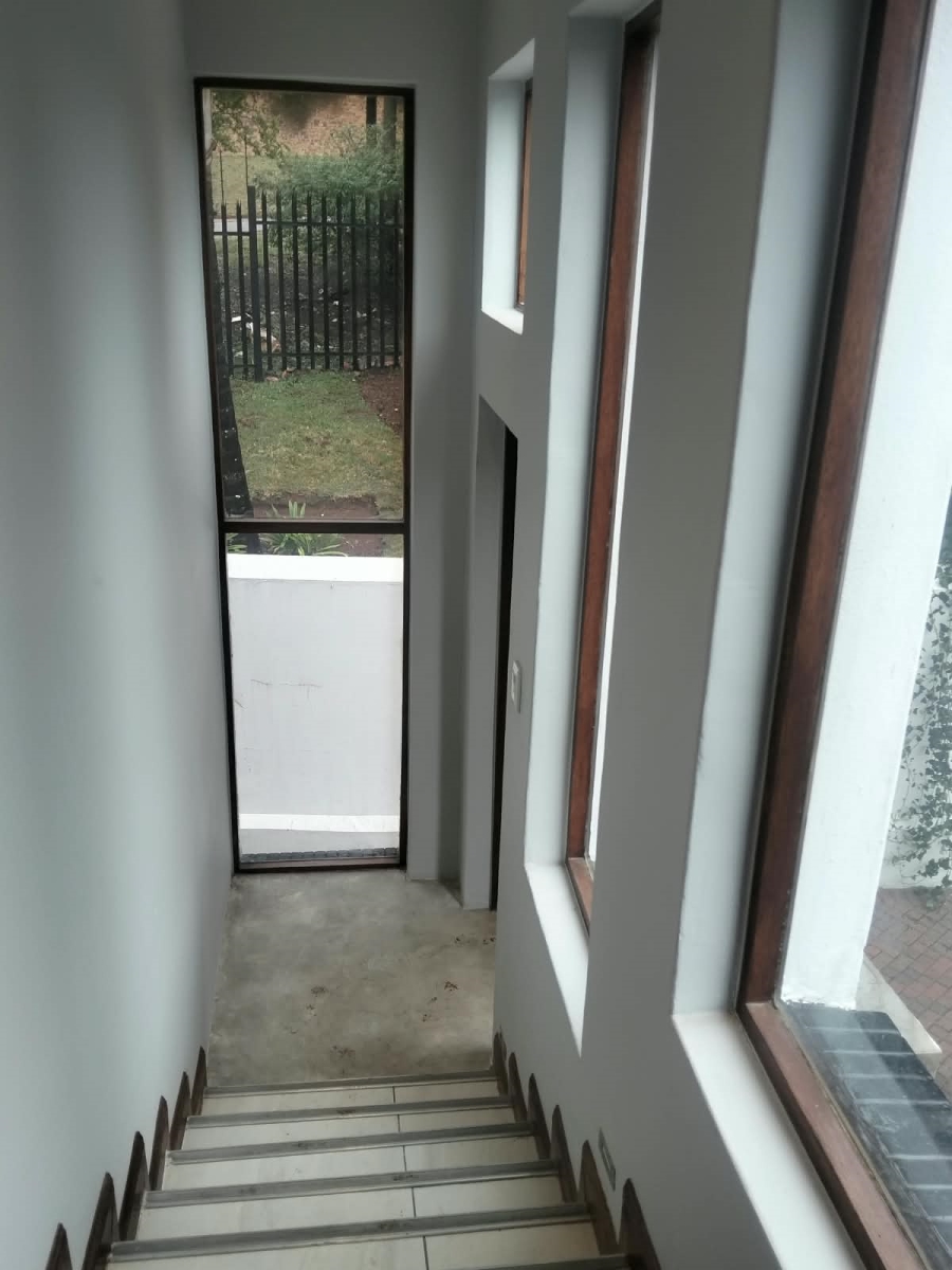 To Let 2 Bedroom Property for Rent in Constantia Kloof Gauteng