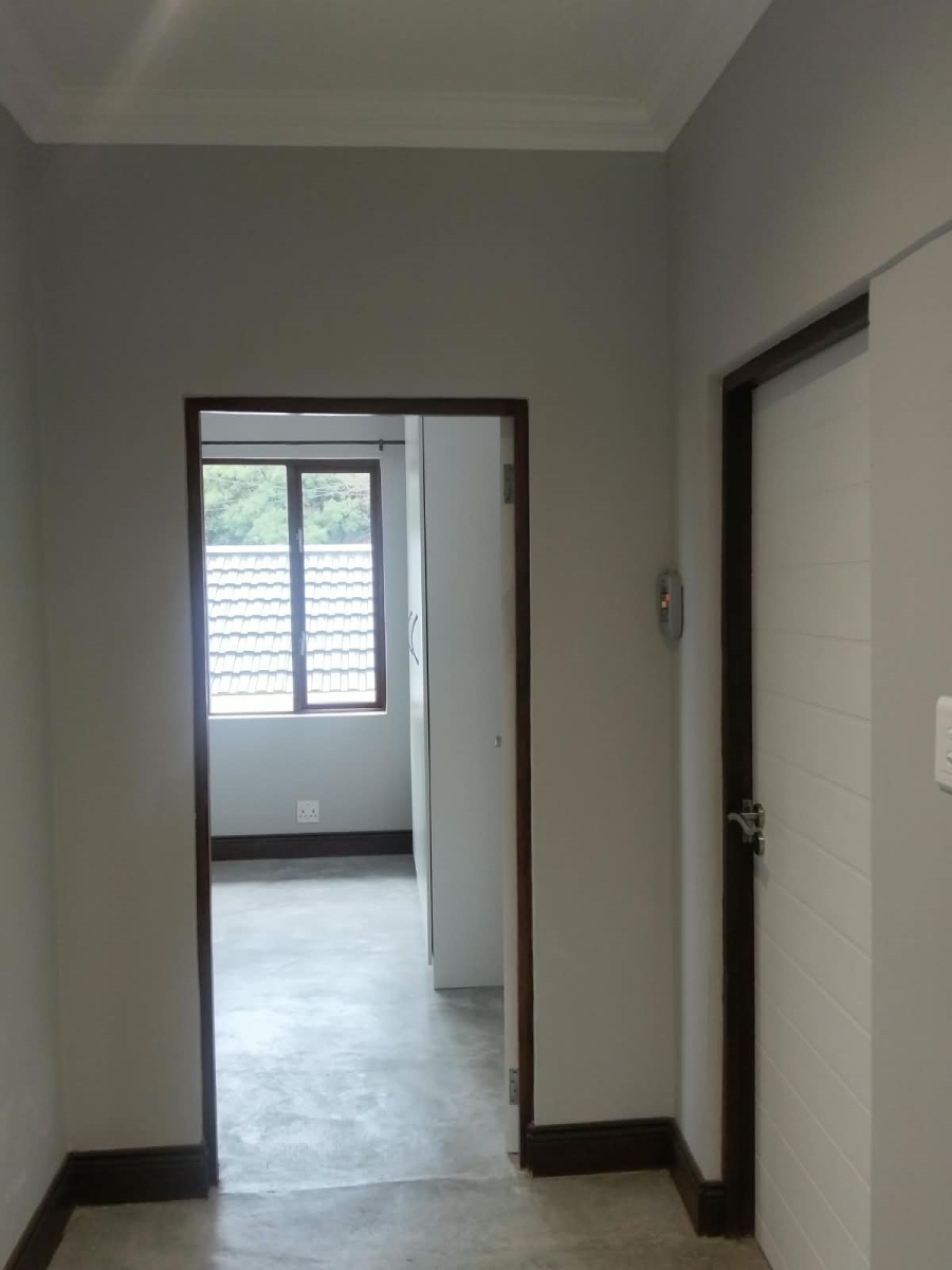 To Let 2 Bedroom Property for Rent in Constantia Kloof Gauteng
