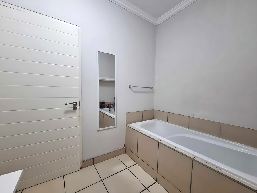 1 Bedroom Property for Sale in Halfway Gardens Gauteng