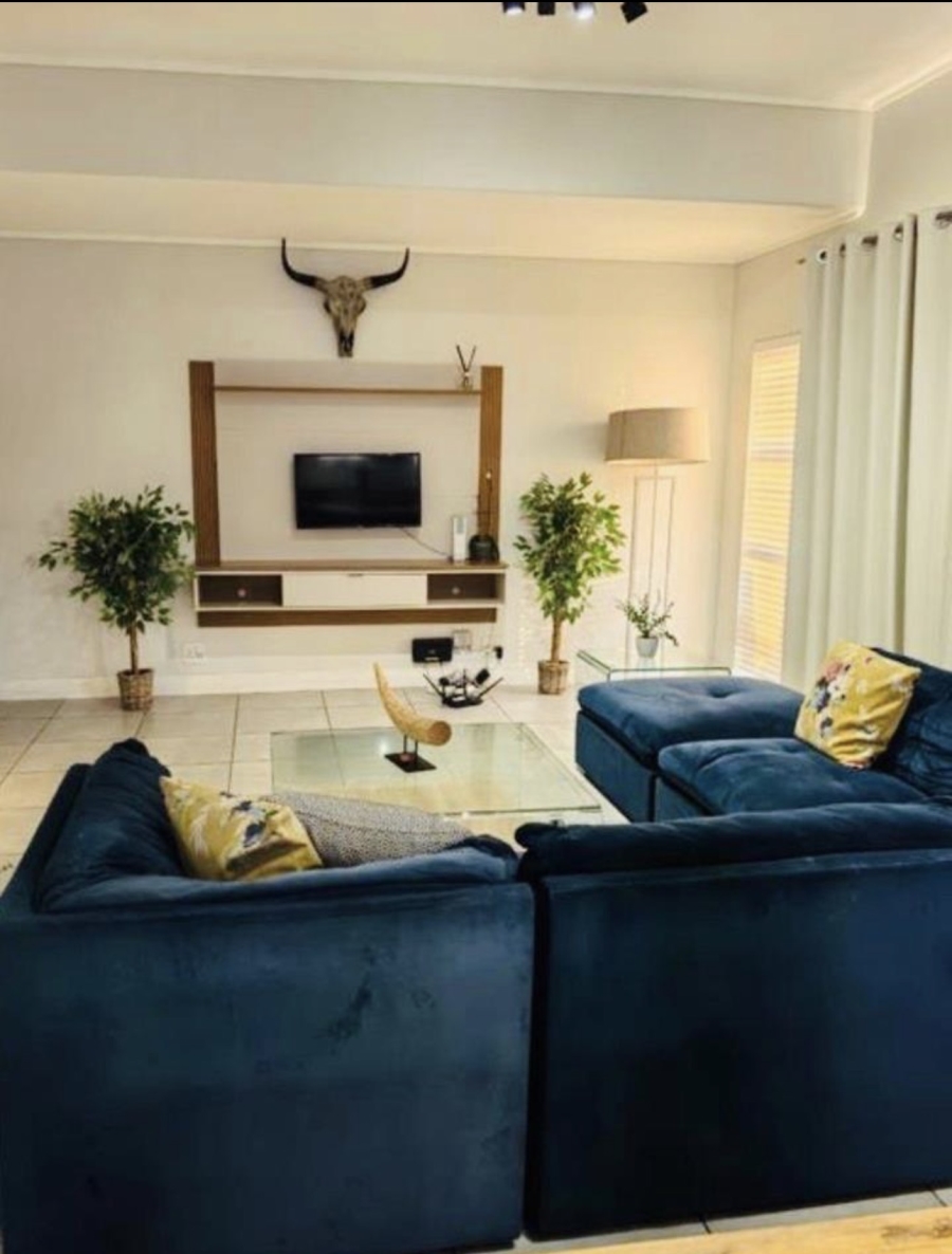 To Let 2 Bedroom Property for Rent in Waterfall Gauteng