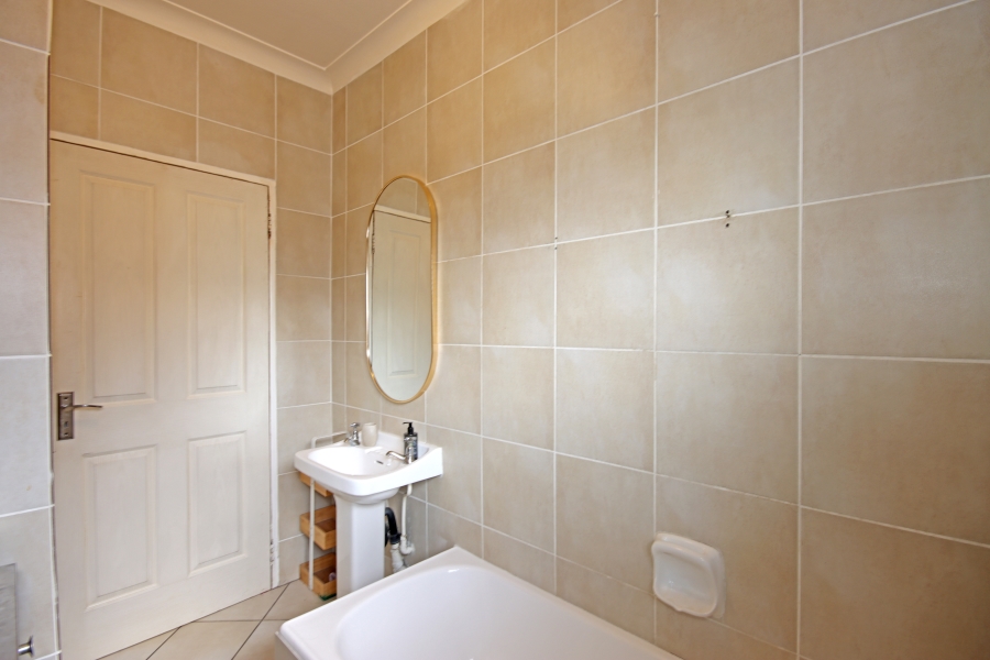 2 Bedroom Property for Sale in Robindale Gauteng