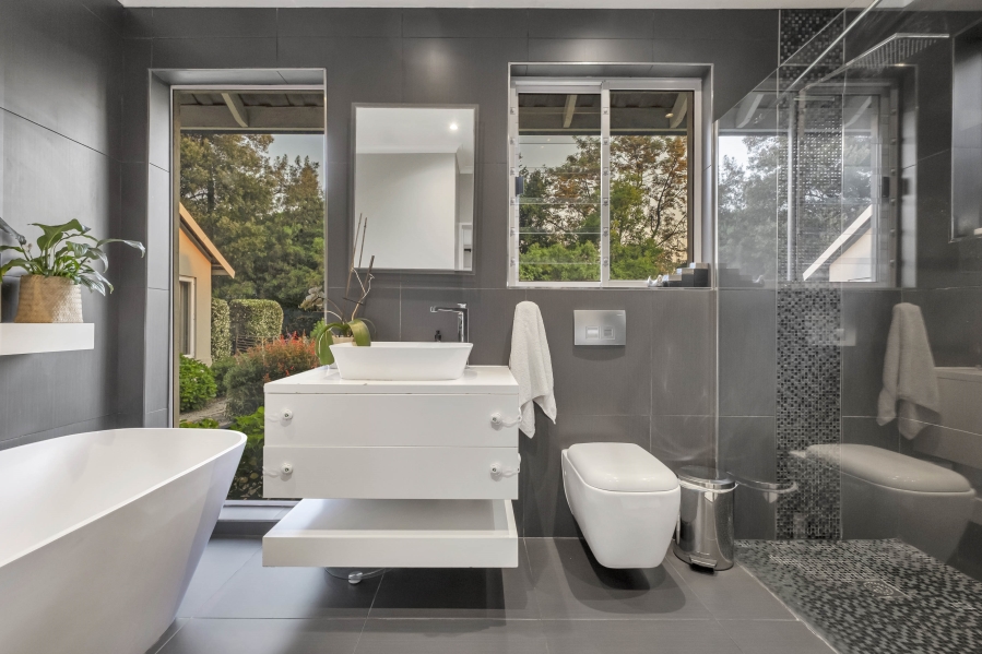 4 Bedroom Property for Sale in Morningside Manor Gauteng