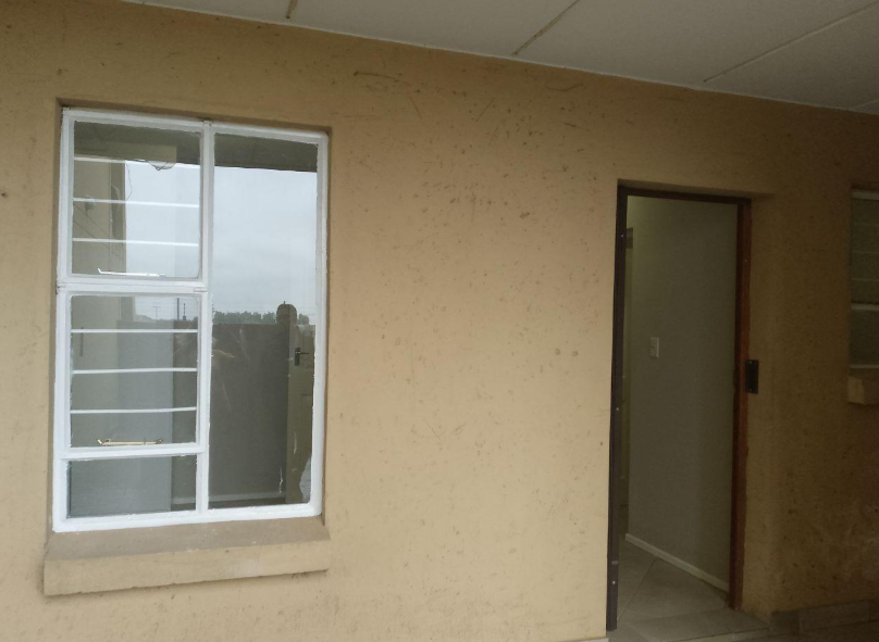 2 Bedroom Property for Sale in Albertsdal Gauteng