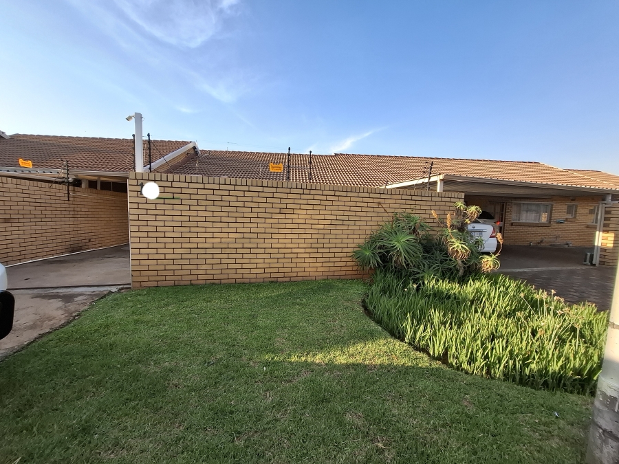 2 Bedroom Property for Sale in Dal Fouche Gauteng