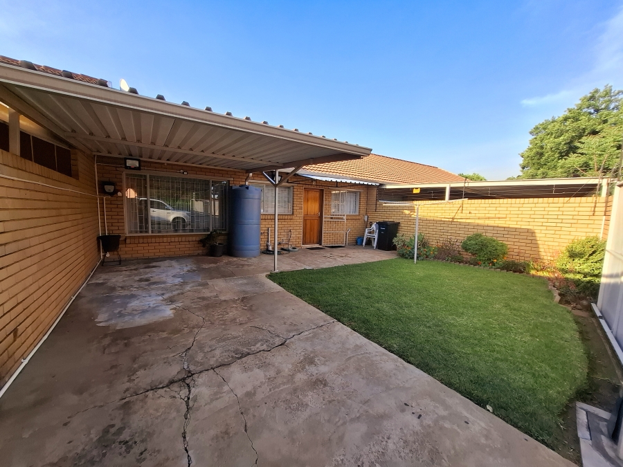 2 Bedroom Property for Sale in Dal Fouche Gauteng