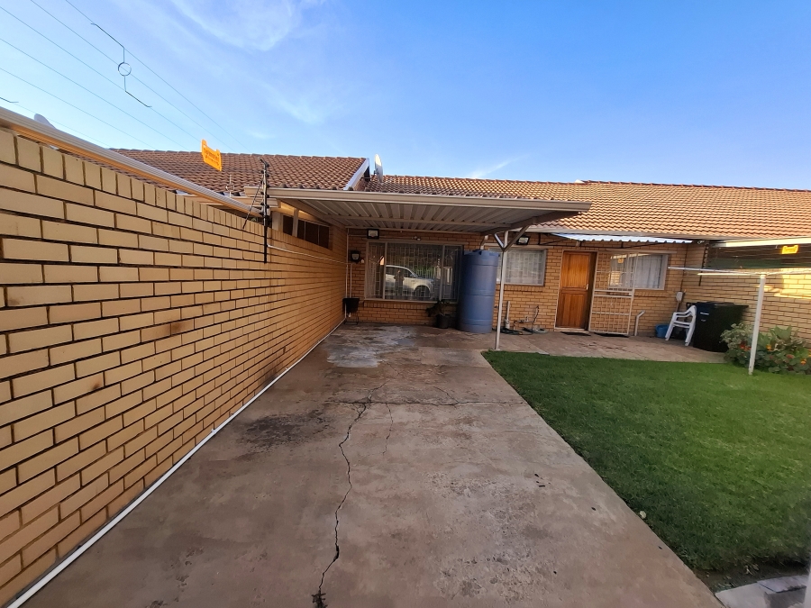 2 Bedroom Property for Sale in Dal Fouche Gauteng
