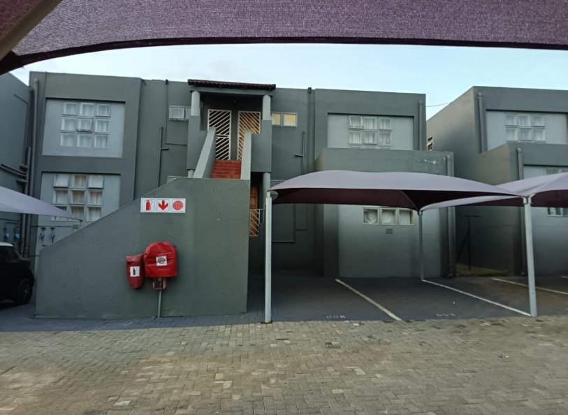 2 Bedroom Property for Sale in Mulbarton Gauteng