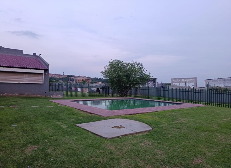 2 Bedroom Property for Sale in Mulbarton Gauteng