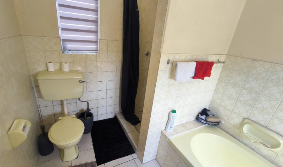 3 Bedroom Property for Sale in Brackenhurst Gauteng