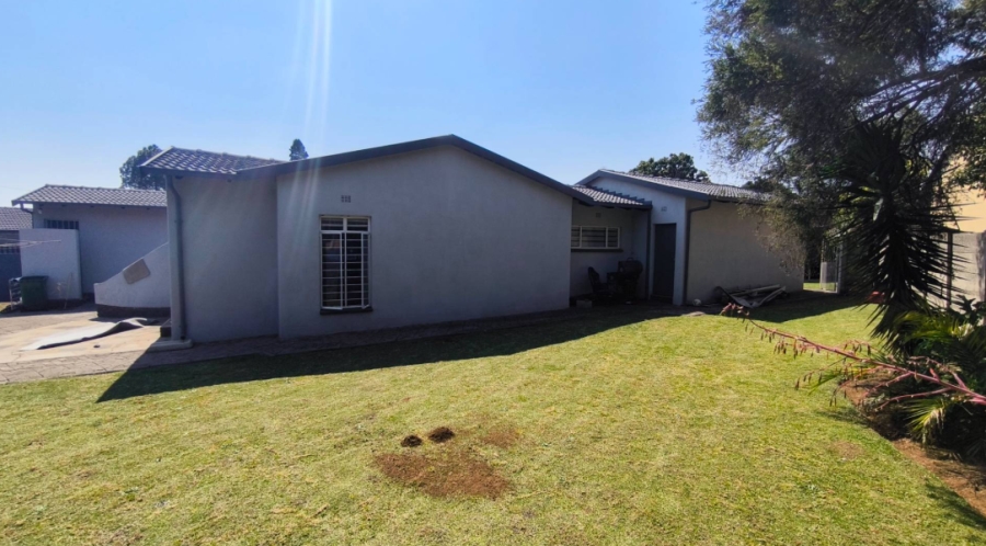 3 Bedroom Property for Sale in Brackenhurst Gauteng
