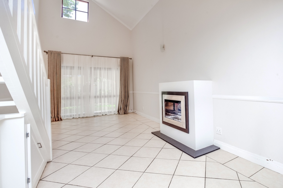 To Let 2 Bedroom Property for Rent in Lonehill Gauteng