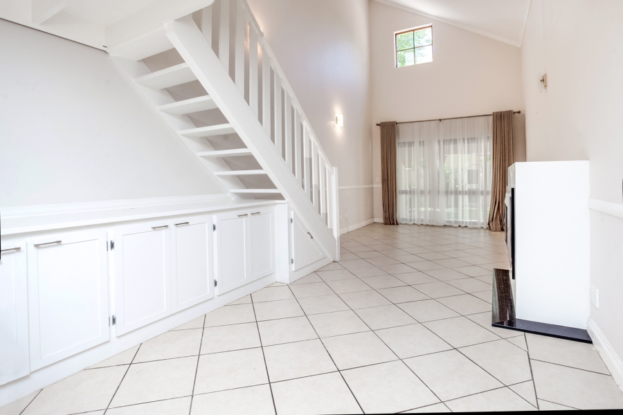 To Let 2 Bedroom Property for Rent in Lonehill Gauteng